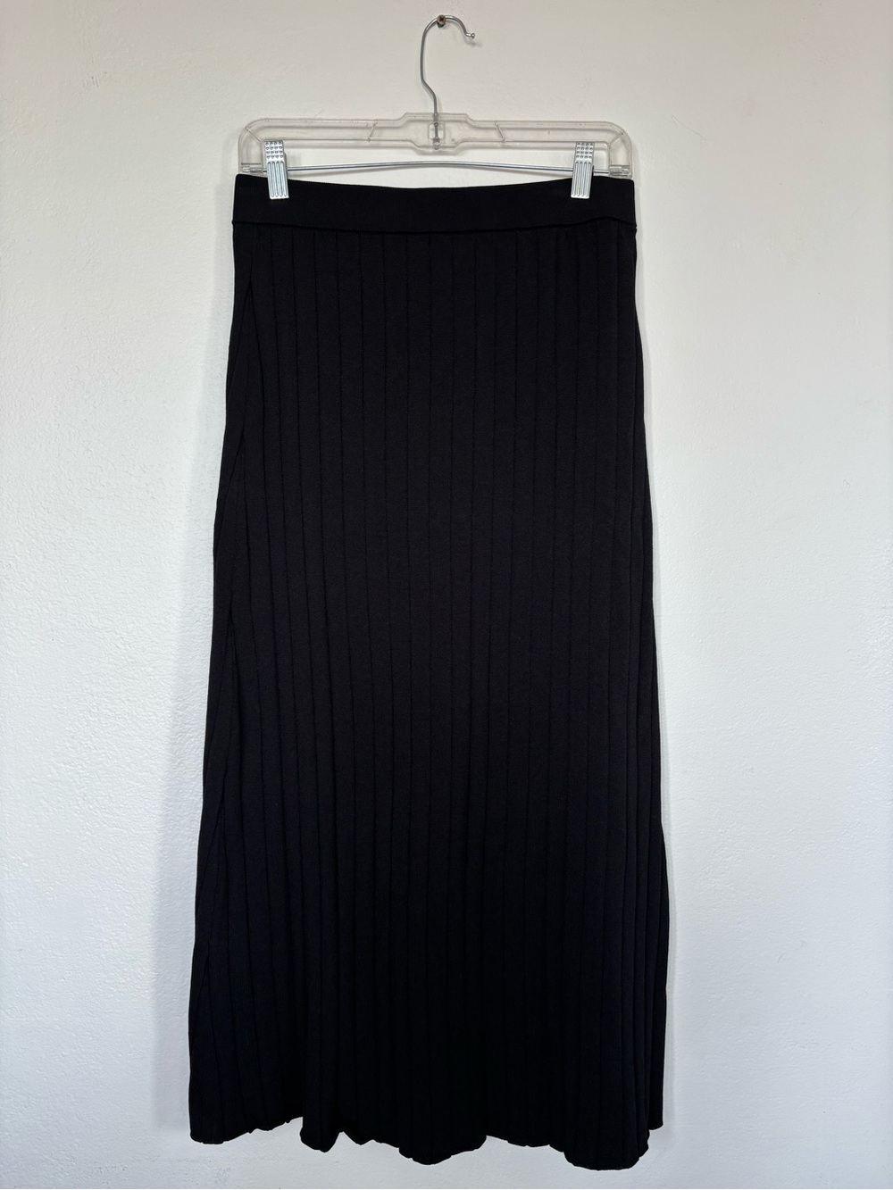 House of Harlow 1960 Classic Black Ribbed Maxi Skirt